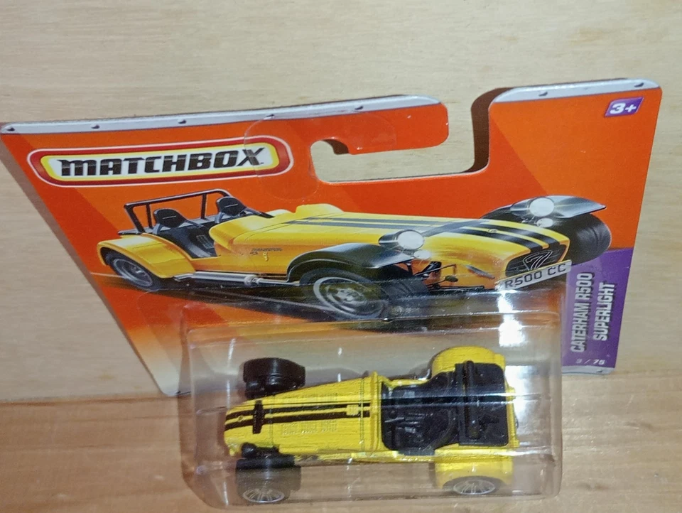 Matchbox Superfast / MB 802 - Caterham Superlight R500 - Yellow - Black Stripes  - Image 2 of 4