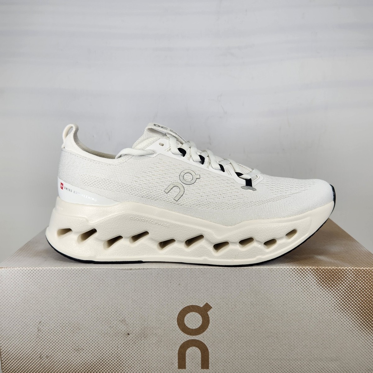 Size 9 - On Cloudsurfer Max - White / White - Womens | eBay