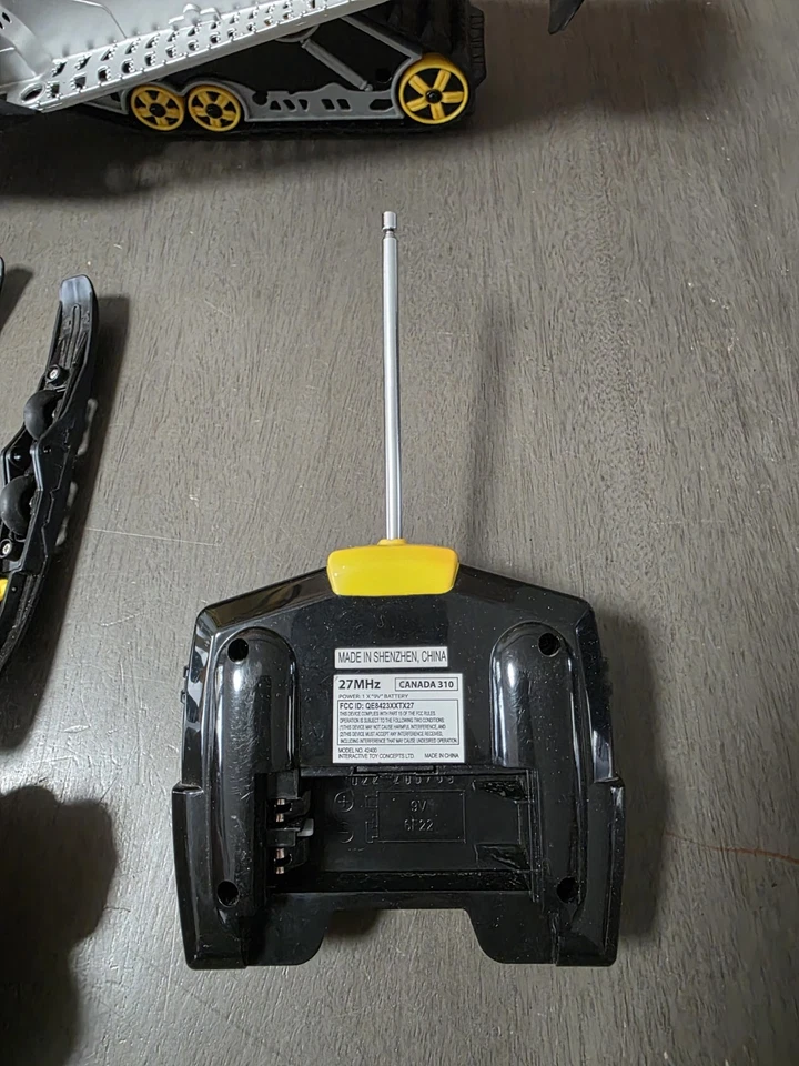 BRP Hobby RC Model Ski Doo Rotax 800R SNOWMOBILE - Image 3 of 4