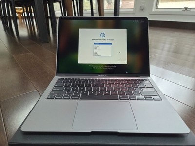 2020 Macbook M1 Air - EXCELLENT CONDITION - 13'' 8GB RAM 256GB SSD Space Grey
