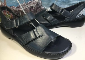 naturalizer blue sandals