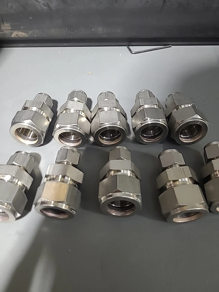 10 Swagelok SS-1210-6-6  ,,3/4" x 3/8" tube union fitting - Image 2 of 3