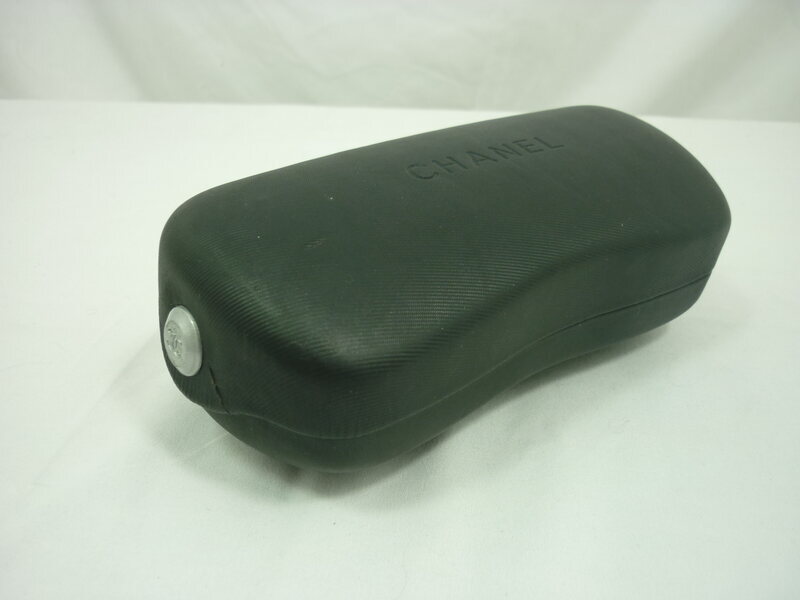 は*か様 希少❗️CHANEL シャネル ブラック サングラス ケース付き レア Chanel Logo Black Eyeglass / Sunglass Hardcase - Case Only