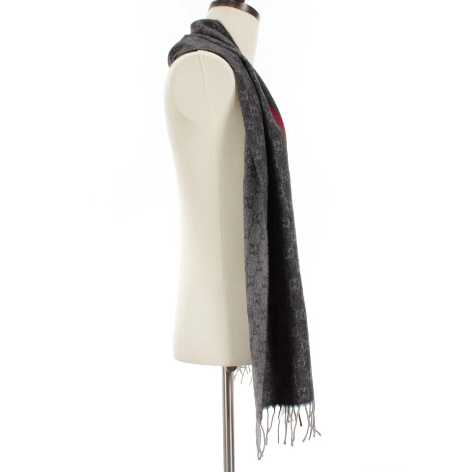 Gucci NUEVO CON ETIQUETAS 100 % cachemir monograma y bufanda a rayas talla única en gris/rojo/verde Foto 2 de 4