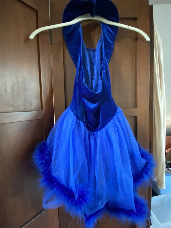 Disfraz de piedra artística eléctrico de terciopelo azul Foto 2 de 4