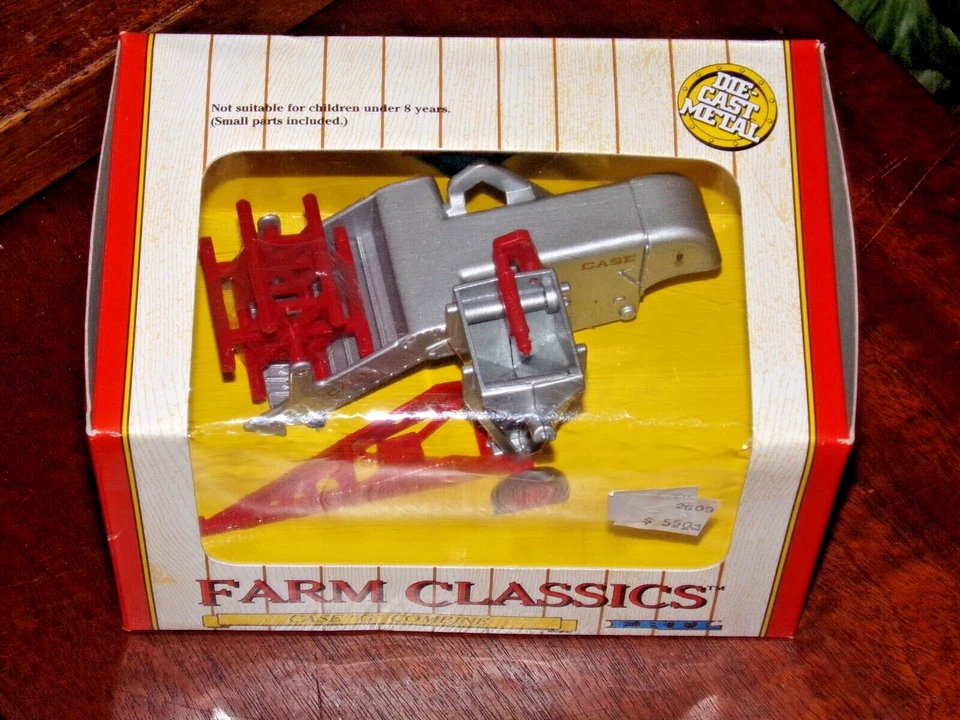 Ertl Farm Classics CASE G COMBINE Die-Cast 1/43 Scale #2622 Mint In Box - Image 2 of 4