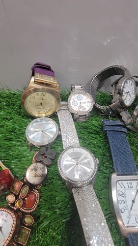 Mixed 1 lot Vintage Watch Lot Of Wristwatches Fitbit , Bands - Picture 3 of 19