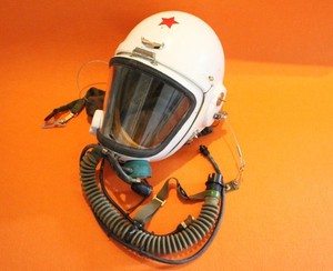 High Altitude Sealed Fighter Pilot Flying Helmet $：299.9