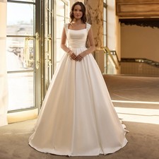 Elegant Satin Wedding Dresses Square Neck Sleeveless Pleat Pearls Bridal Gown
