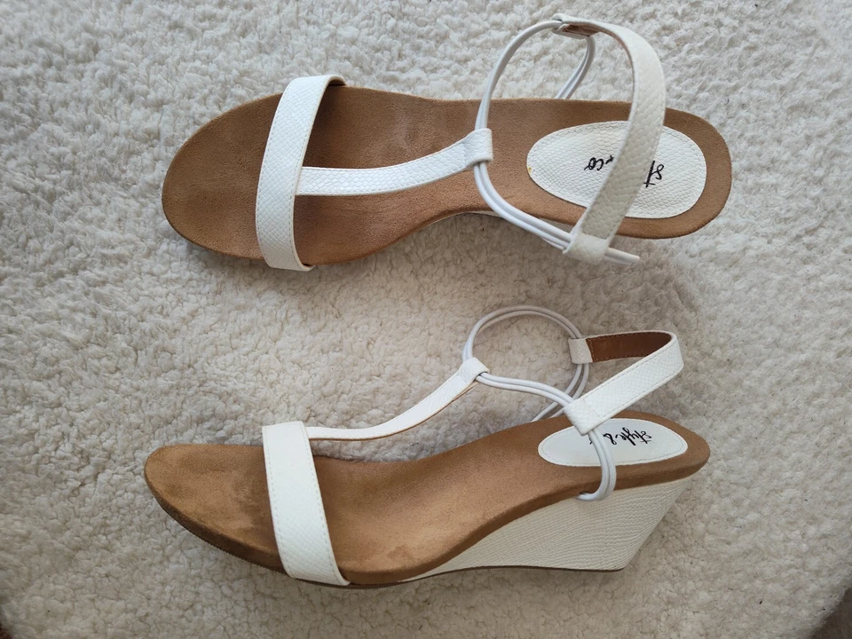 Style Co Women Heels 10M White Leather T-Strap Slingback Fit Mulan Wedge Shoe - Image 3 of 4