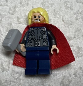 Lego Marvel Super Heroes Minifigure Thor Soft Cape Dark Blue Legs 76038 76030