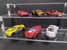 Lot of 6 Die Cast Cars Variety of brands HotWheels And Matchbox Please See Photo