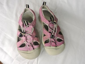 keen sandals size 5