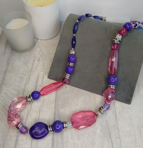 EWM Pink Purple Plastic Bead Necklace Long Statement Lagenlook Jewellery on Card - Picture 1 of 10