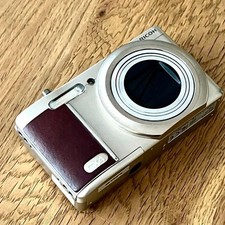 RICOH CX4 Digital Camera - 10MP 3x Optical Zoom - Excellent Condition