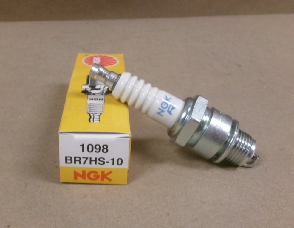 New NGK 6422 BPR7HS Spark Plug