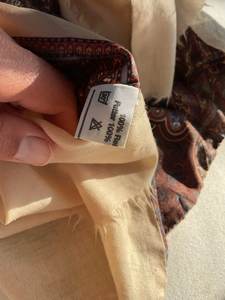 Bufanda de seda en capas con clase para hombre con patrón de cachemira/floral 59”/11” EC Foto 4 de 4