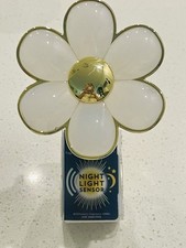 BATH BODY WORKS DAISY FLOWER NIGHT LIGHT SENSOR WALLFLOWER FRAGRANCE PLUG IN