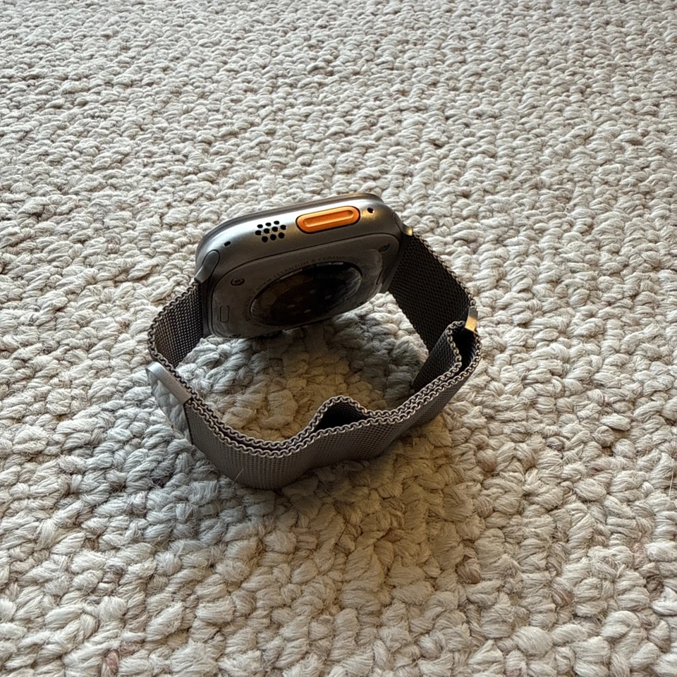 Apple Watch Ultra 49 mm - Usado / 100 % salud de la batería Foto 3 de 4