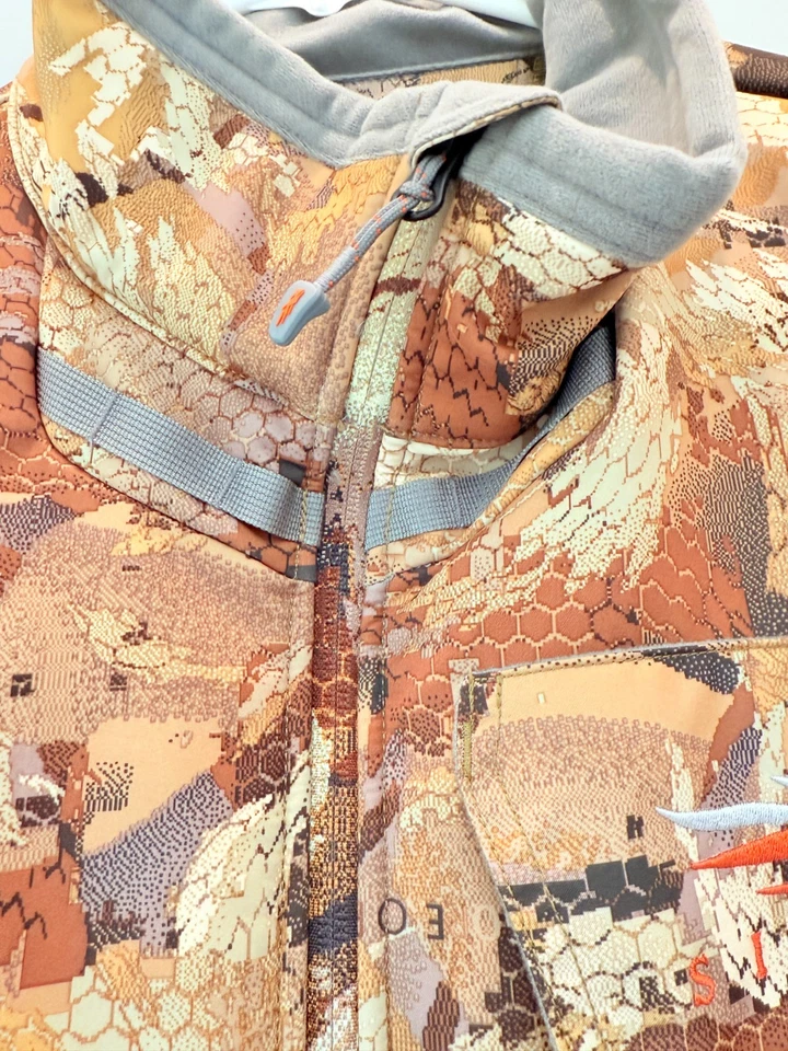 Sitka Dakota Vest - Marsh Camo - Size Large - NEW WITH TAGS! - Image 4 of 4