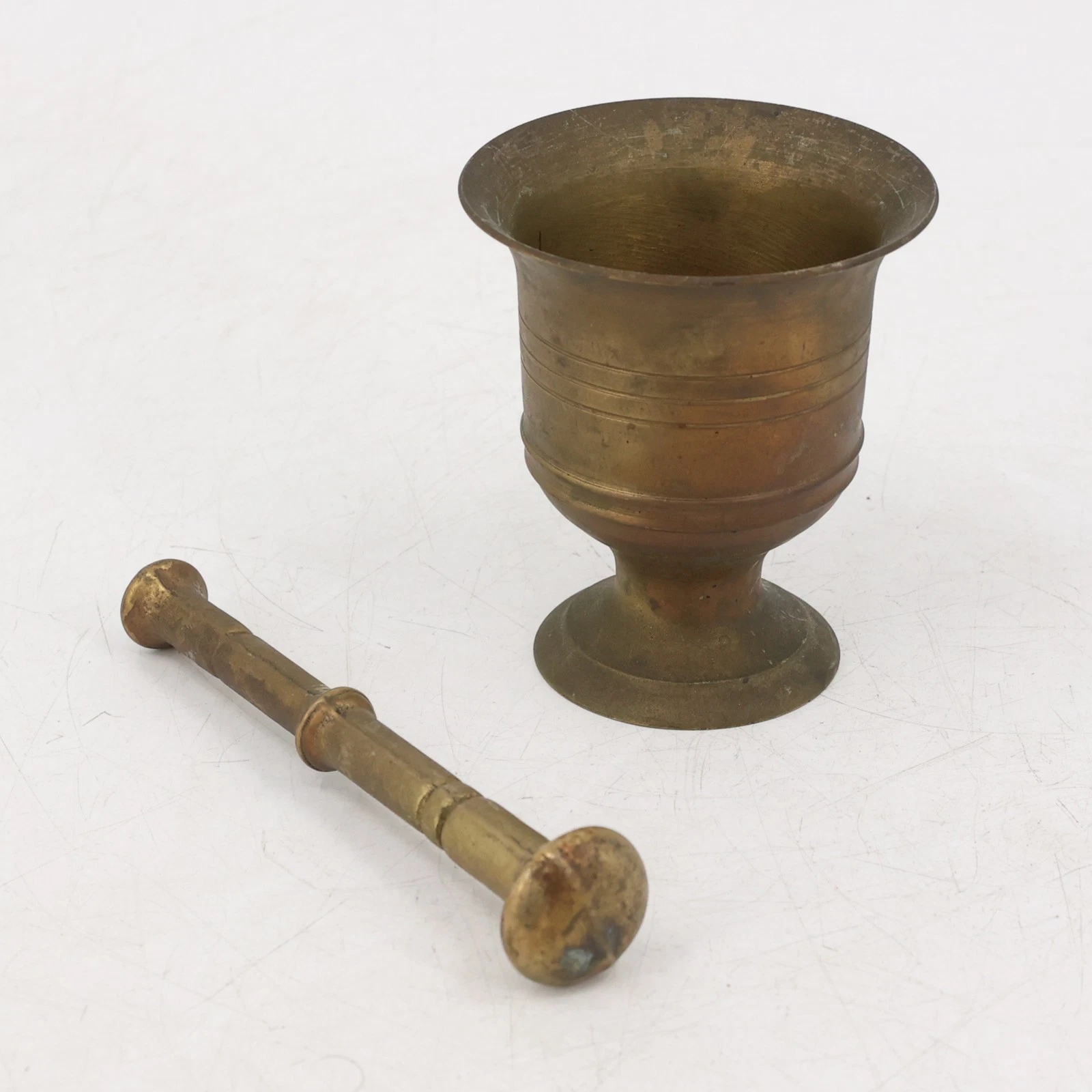 Vintage Solid Brass Mortar and Pestle Pharmacy Apothecary Herb Spice Grinder
Opens in a new window o