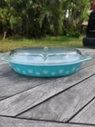 Vintage Pyrex Turquoise Snowflake 1 1/2 Qt Divided Casserole Dish & Lid