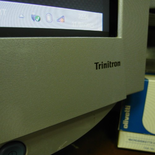 ULTRA RARE Monitor HP p1130 TRINITRON 21" CRT 2048X1536 .24mm - 第 15/19 張圖片