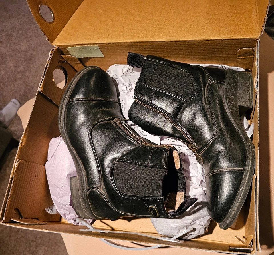 Botas Ovation Kids Quantum Zip Paddock - Negras, Duraderas y Cómodas Foto 2 de 4