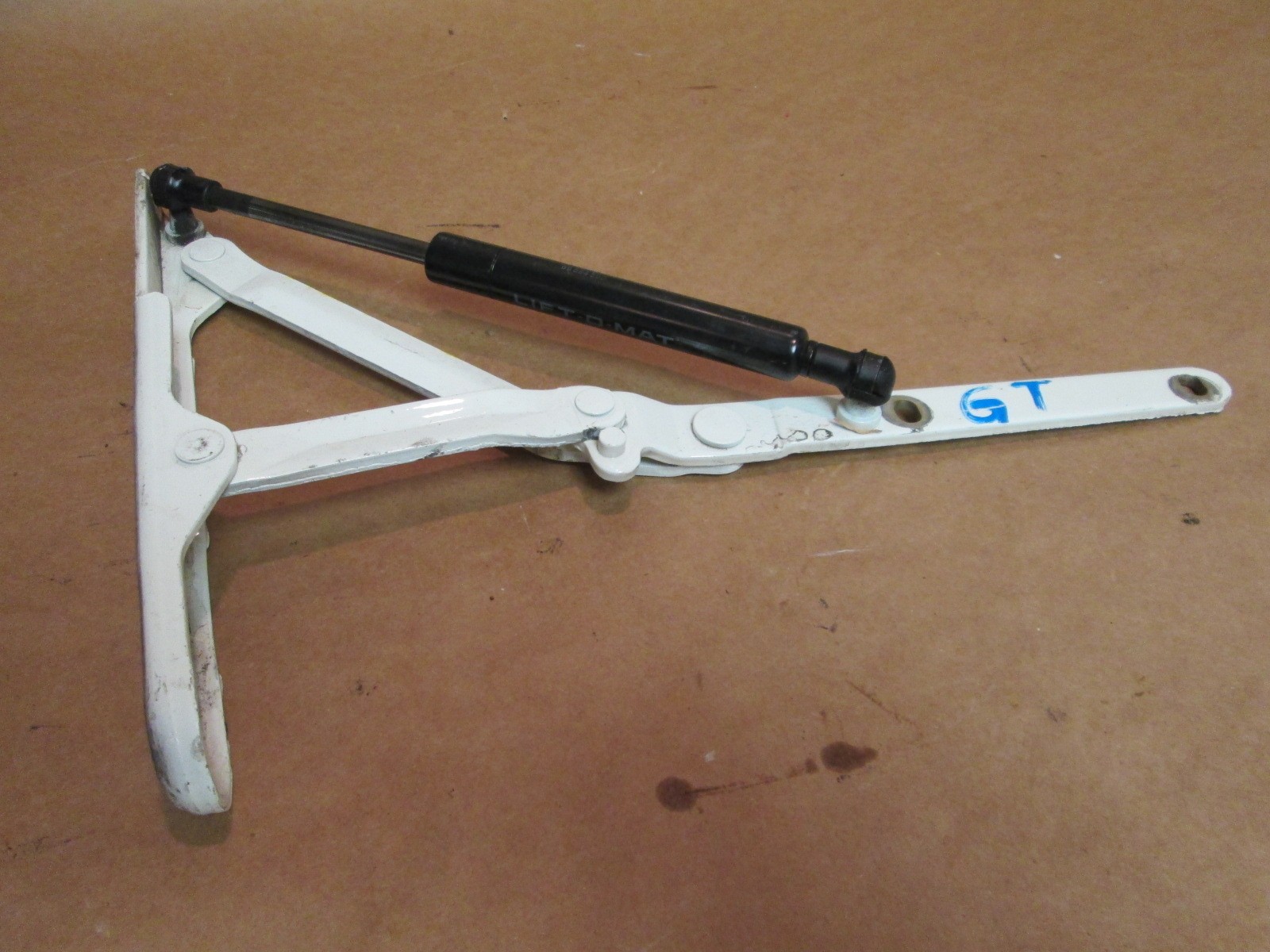 Maserati GranTurismo - RH Rear Trunk Lid Hinge # 384700106
