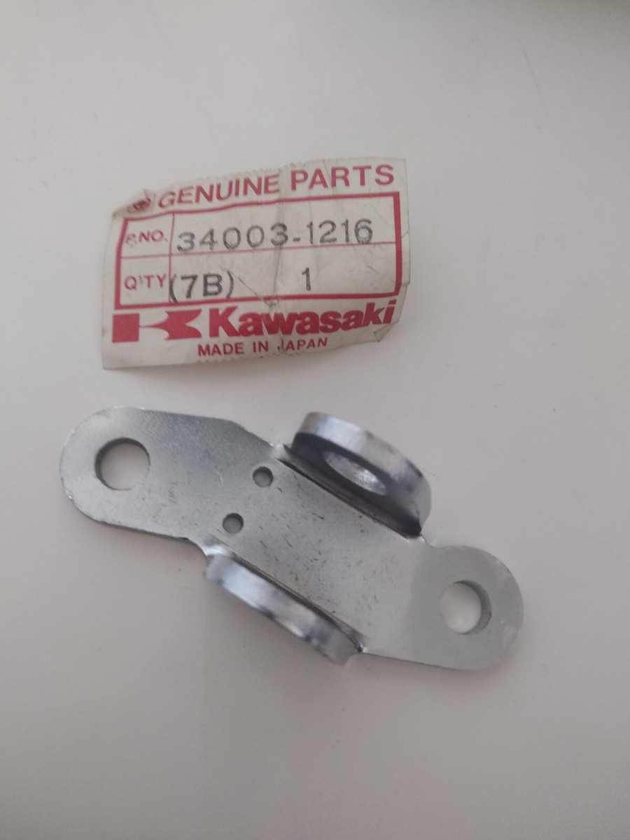 Kawasaki 34003-1216 Fr RH Step Holder ZX900 Ninja (1984-1986) NOS