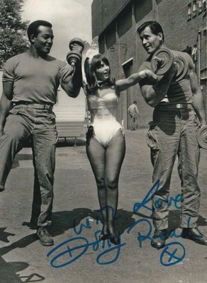 Dolly Read Martin handsigniertes 7x5 Zoll Foto mit Clint Walker