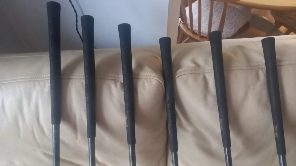 SPALDING EXECUTIVE EZ IRONS SET, 3 IRON + 5 IRON TO PW, MID FIRM FLEX GRAPHITE S - Image 4 of 4