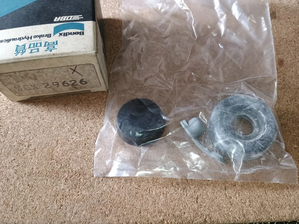 NEW TOKICO FRONT WHEEL CYLINDER SEAL KIT - FITS: DATSUN 620 PICK-UP (1977-80) - Image 2 of 2