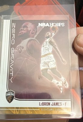 2017-18 Panini NBA Hoops - Zero Gravity LeBron James #7 (700)