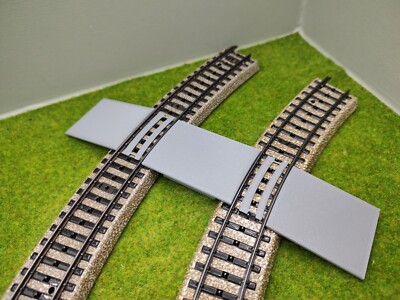 H0 Zubehör - Bahnübergang H0 - für Märklin M-Gleis - gebogene Gleise 58x40
