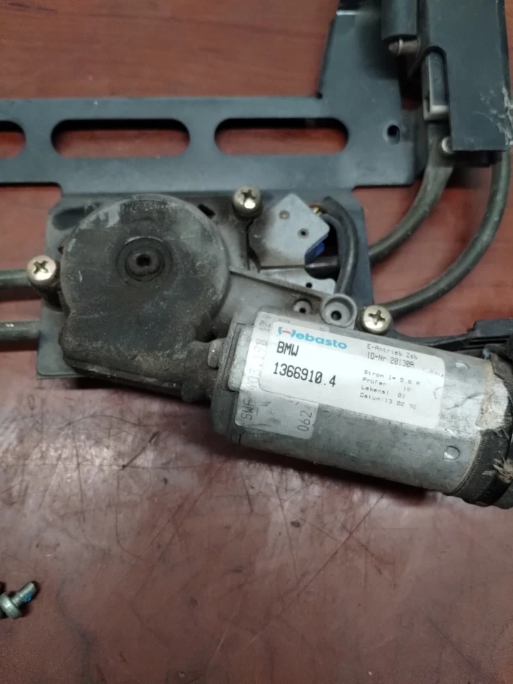 1992-1997 BMW K1100 K1100LT Wind Shield Adjuster Motor Tilt Mount Bracket - Image 2 of 4