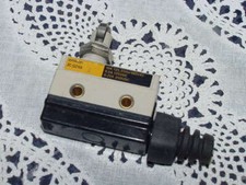 Omron ZC-Q2155, Limit Switch, Roller Plunger, 10A, 125, 250 or 480Vac, NOS