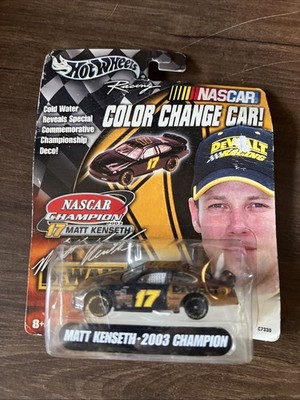 NASCAR 2003 Hot Wheels #17 MATT KENSETH Dewalt Champion Color Change 1:64