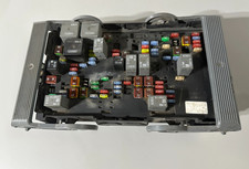 Chevrolet Silverado Tahoe GMC Sierra 2010-2013 caja de relé de fusibles de motor 20978812