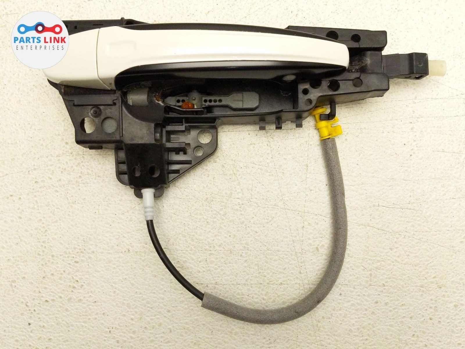 16-20 BENTLEY BENTAYGA FRONT RIGHT DOOR HANDLE OUTER GRAB GRIP OPENER WHITE 636