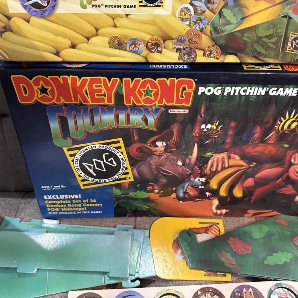 VINTAGE 1995 Donkey Kong Country POG Pitchin' Game 1995 VGC w/ 35 Pogs Rare HTF - Image 2 of 4