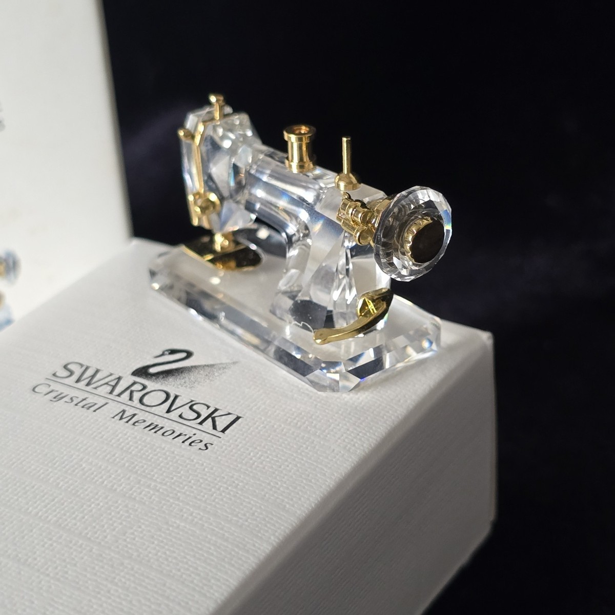 Swarovski Crystal Memories Sewing Machine Figurine 235901