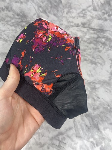 Fabletics Floral Sports Bra Sz Medium? Black Red Padded Fitness Yoga Activewear - Picture 5 of 8