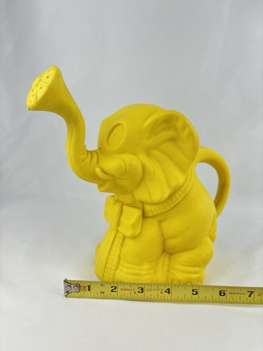 Vintage OHIO ART Yellow Plastic Blow Mold Elephant Watering Can 9" Made in USA - Picture 9 of 9