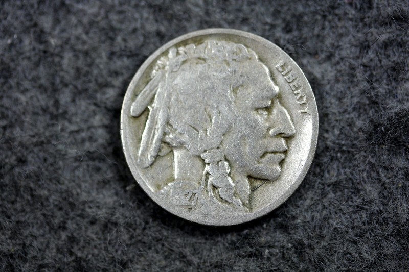 Estate Find 1927 - D Buffalo Nickel!!  #J12174