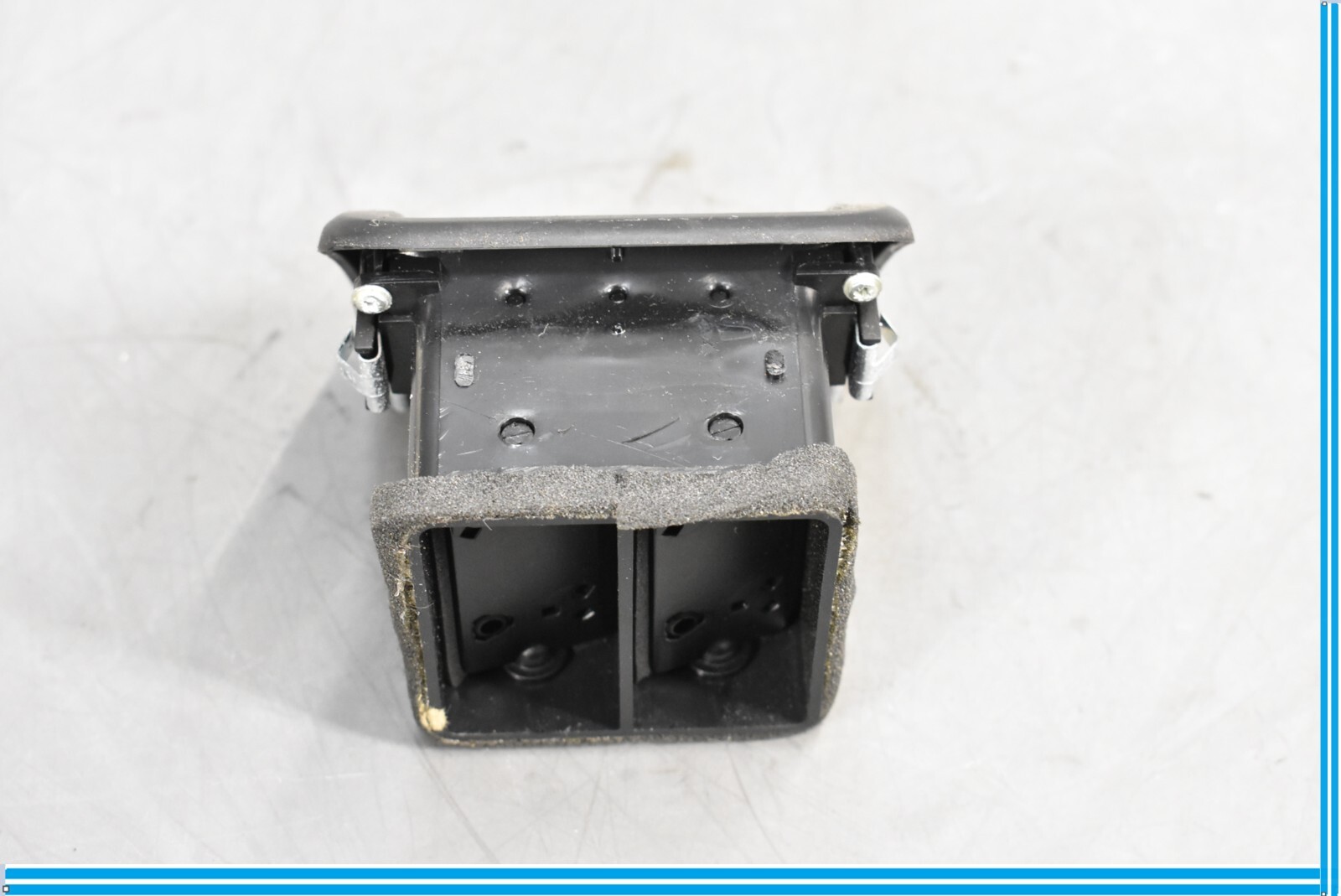 Maserati Quattroporte 2003-2012 Front Right Side air duct