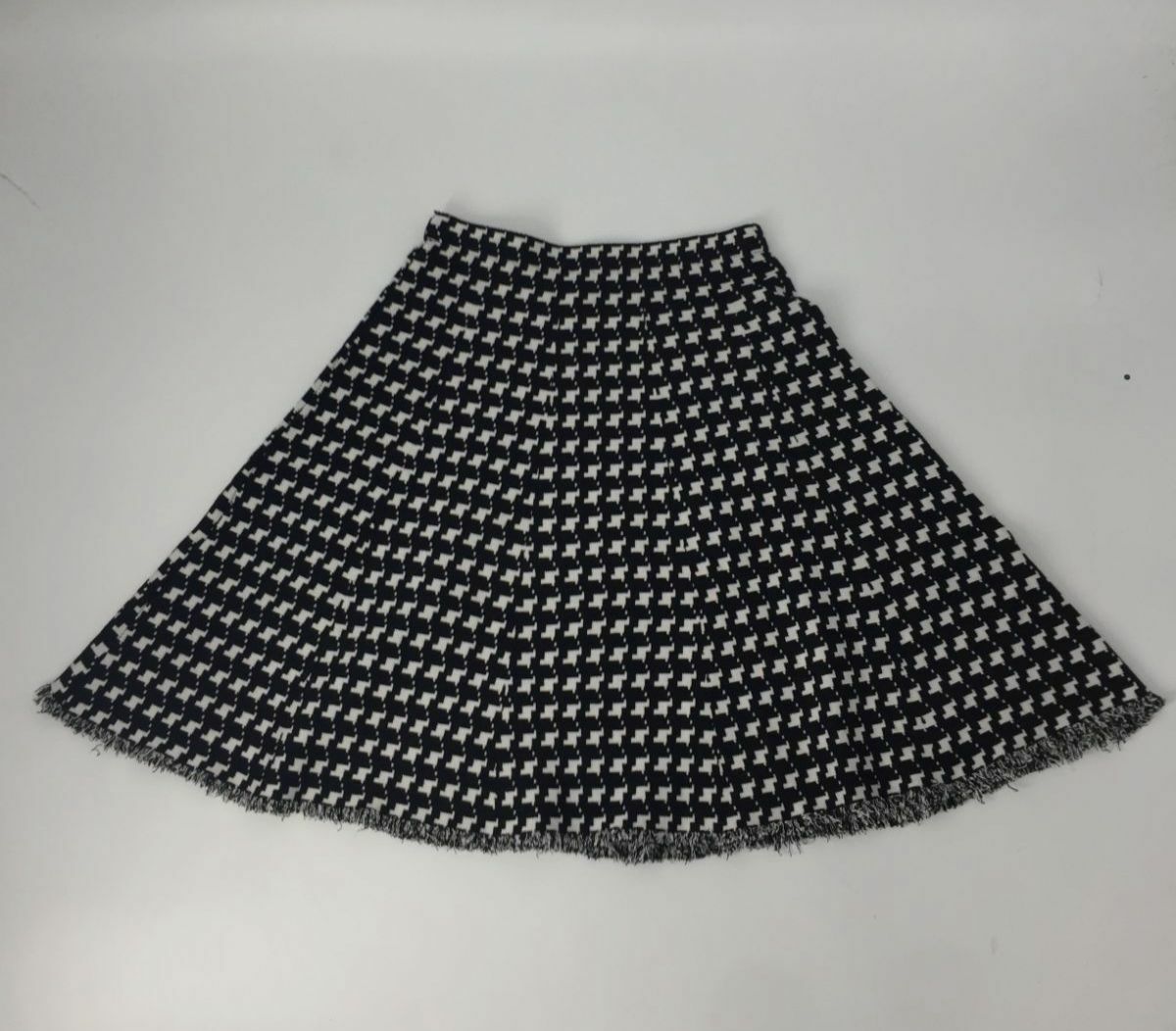 $130 Neiman Marcus Women's Black Printed Fringe Hem Flounce Skirt