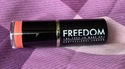 Freedom Pro Lippenstift von Revolution - Nummer 117 'Juicy Lips'