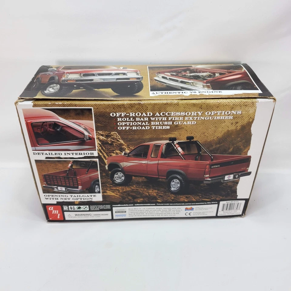 AMT Nissan Hardbody 4X4 SE-V6 1/20 Plastic Truck Model Vintage Open Box - Image 3 of 4