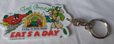 NICE KEYCHAIN   FEEL GREAT  EAT 5 A DAY